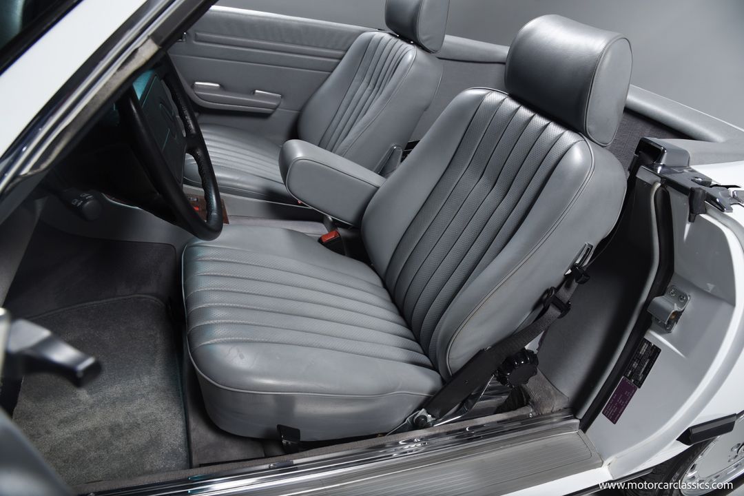 1989 Mercedes-Benz 560-Class
