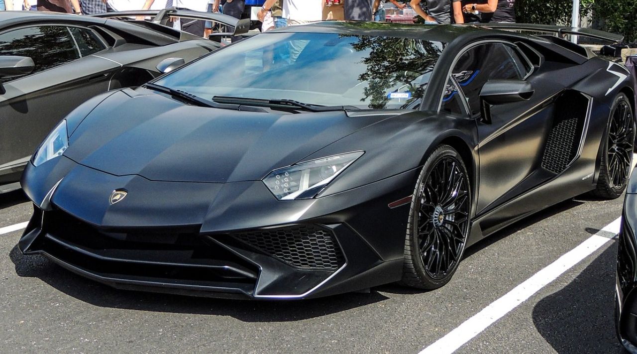2016 Lamborghini Aventador