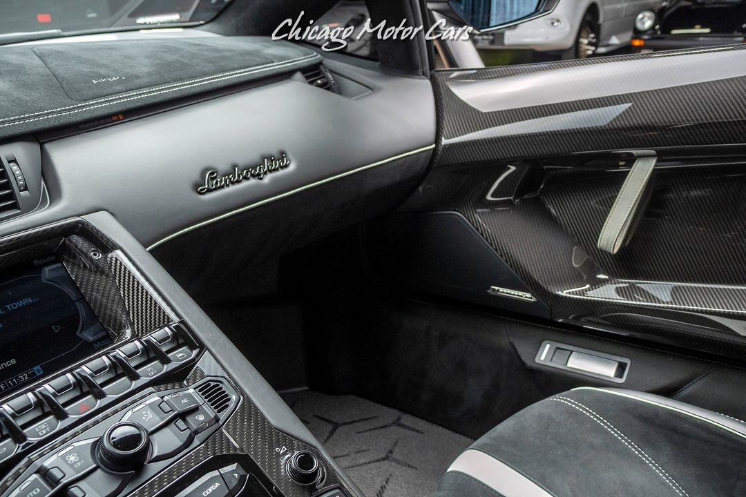 2016 Lamborghini Aventador