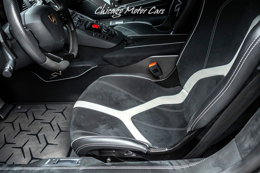 2016 Lamborghini Aventador