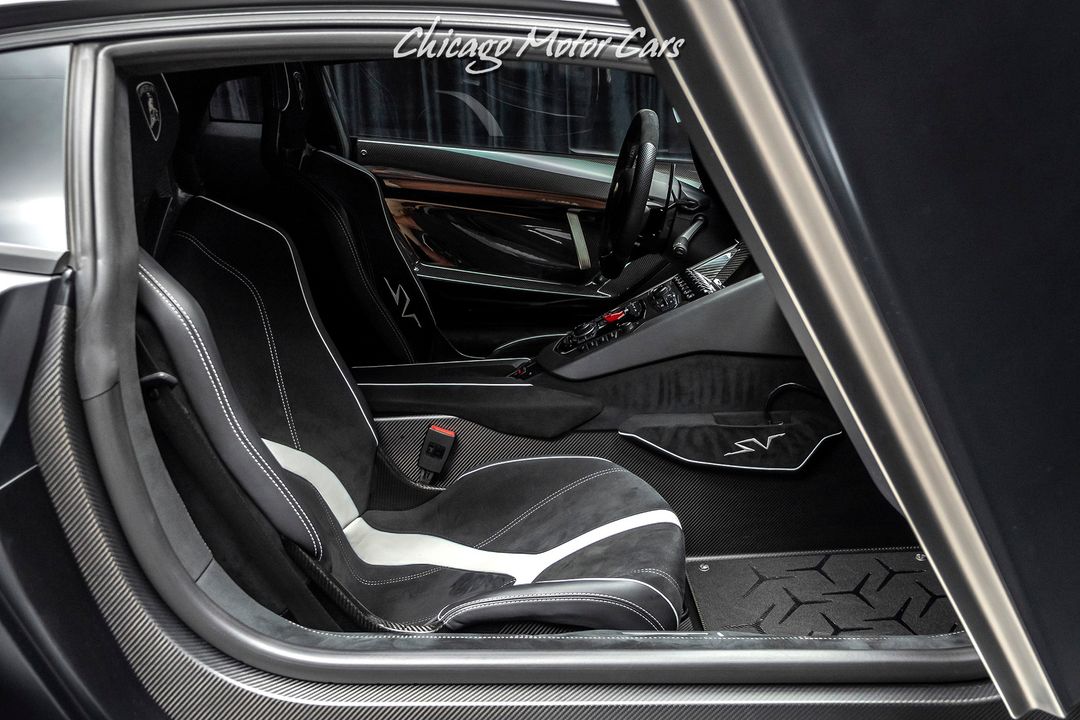 2016 Lamborghini Aventador