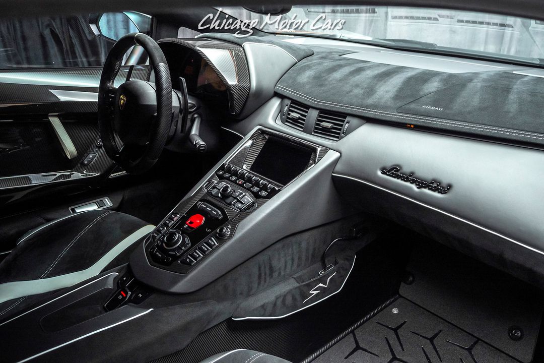 2016 Lamborghini Aventador