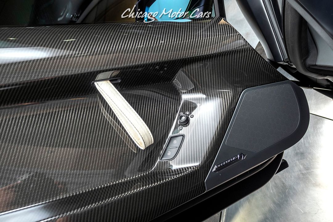 2016 Lamborghini Aventador