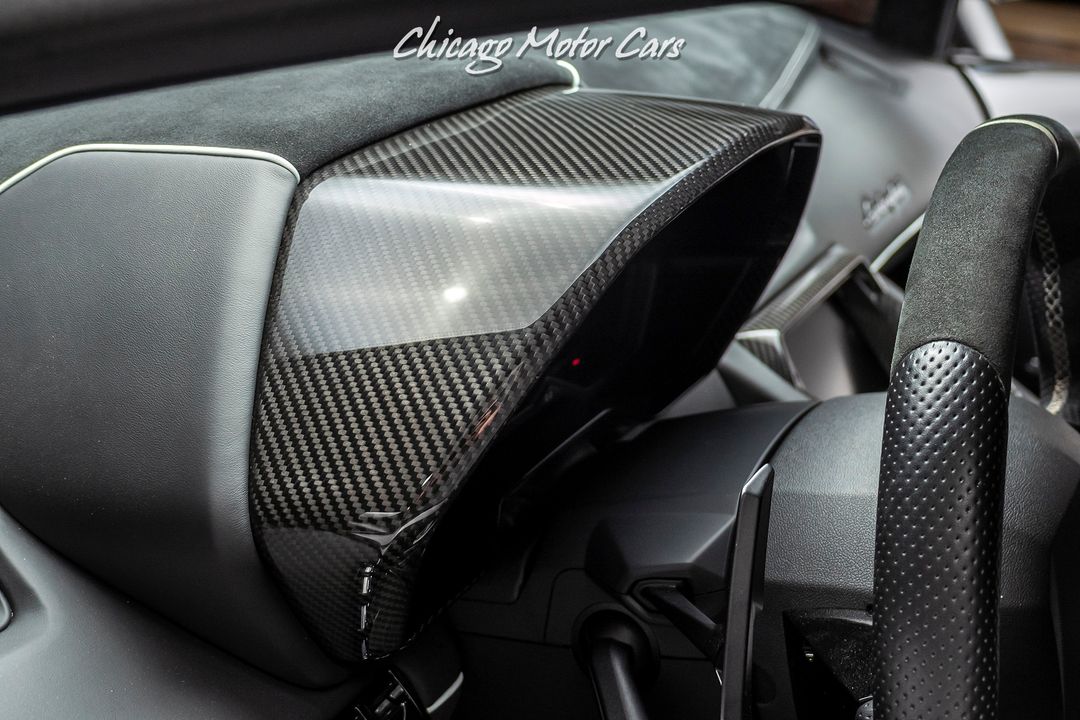2016 Lamborghini Aventador