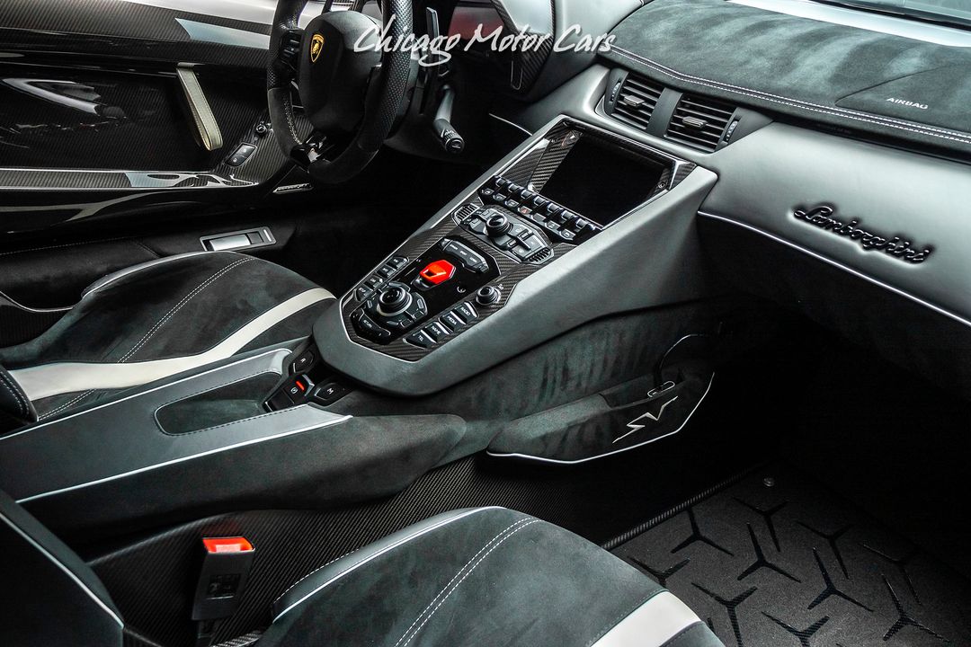 2016 Lamborghini Aventador