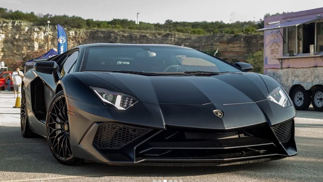2016 Lamborghini Aventador