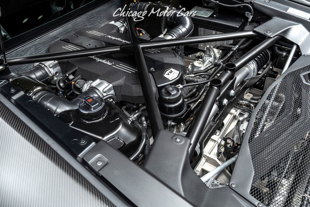 2016 Lamborghini Aventador