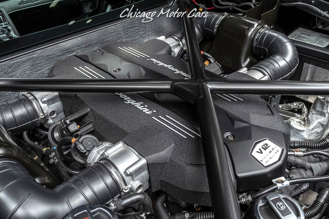 2016 Lamborghini Aventador