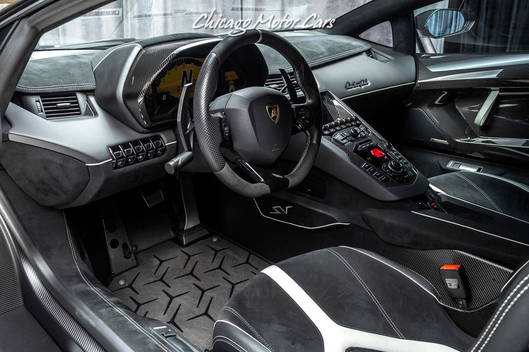 2016 Lamborghini Aventador