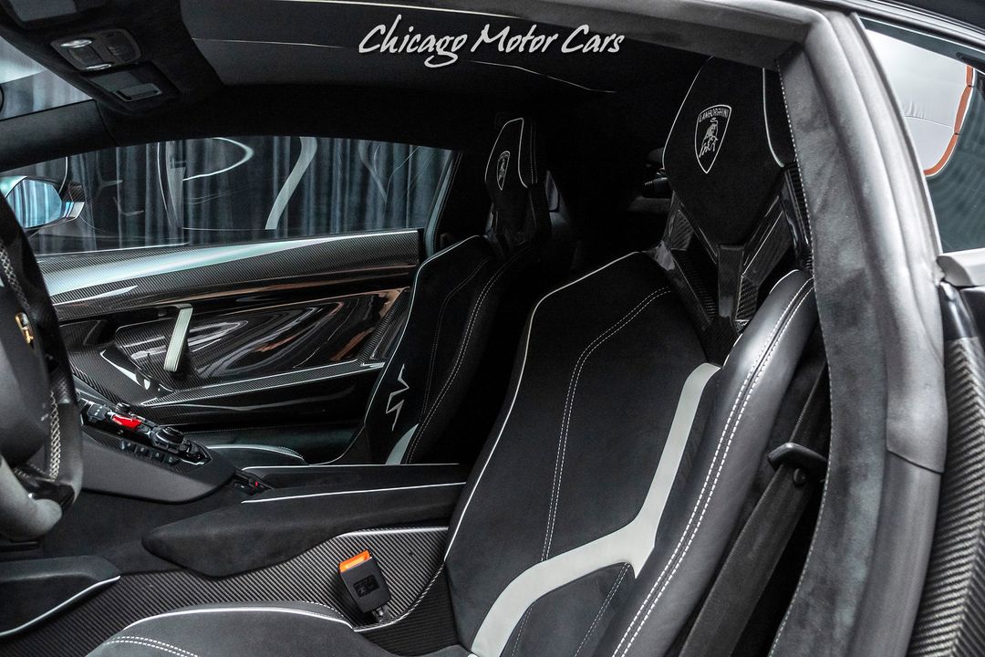 2016 Lamborghini Aventador
