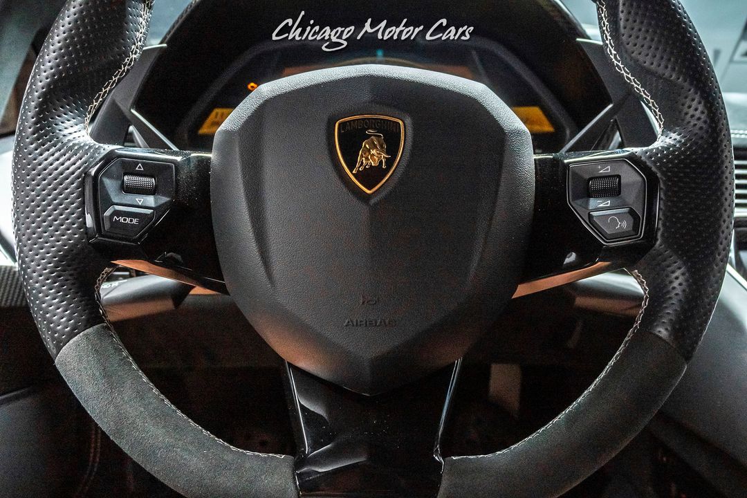 2016 Lamborghini Aventador
