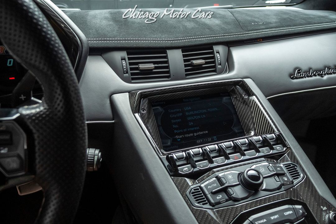 2016 Lamborghini Aventador