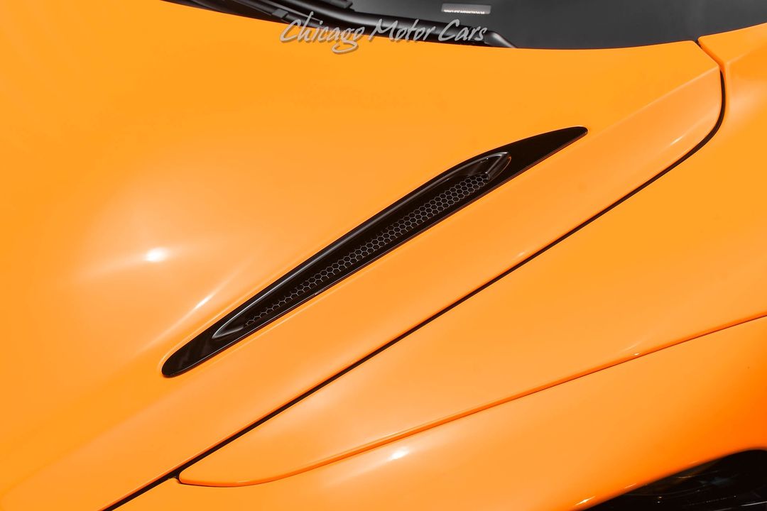 2022 McLaren 765LT Spider