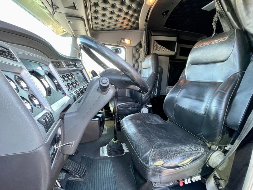 2016 Kenworth W900L