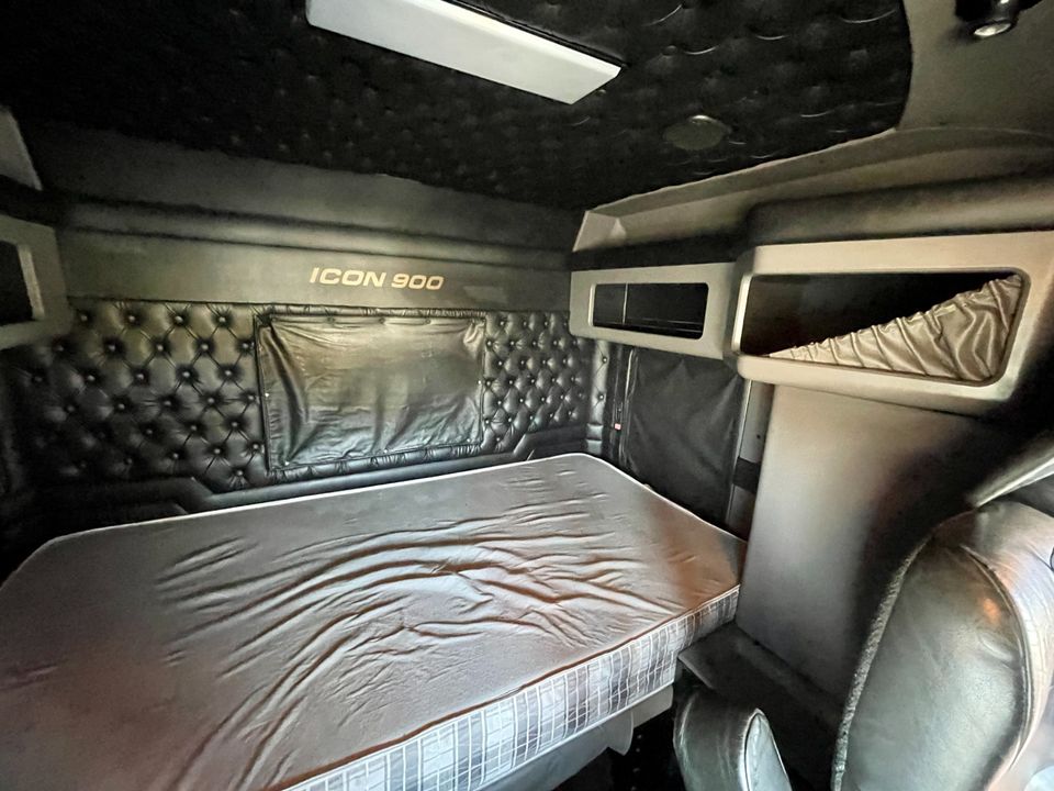 2016 Kenworth W900L