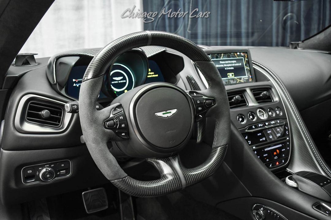 2020 Aston Martin DBS