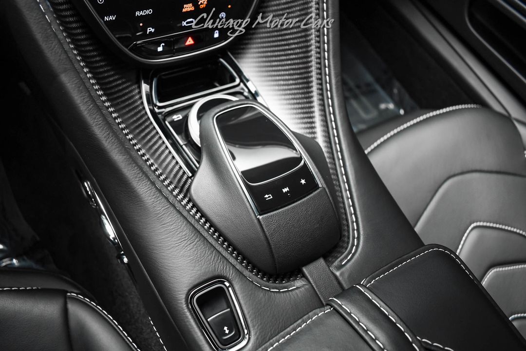 2020 Aston Martin DBS