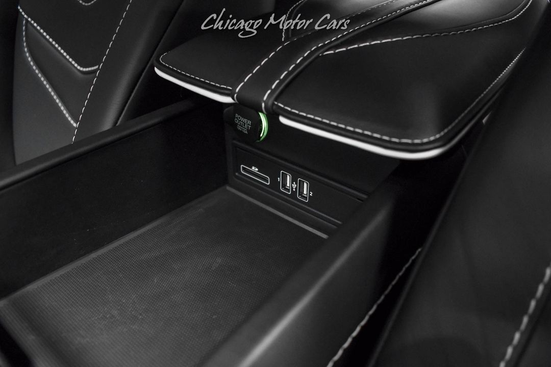 2020 Aston Martin DBS