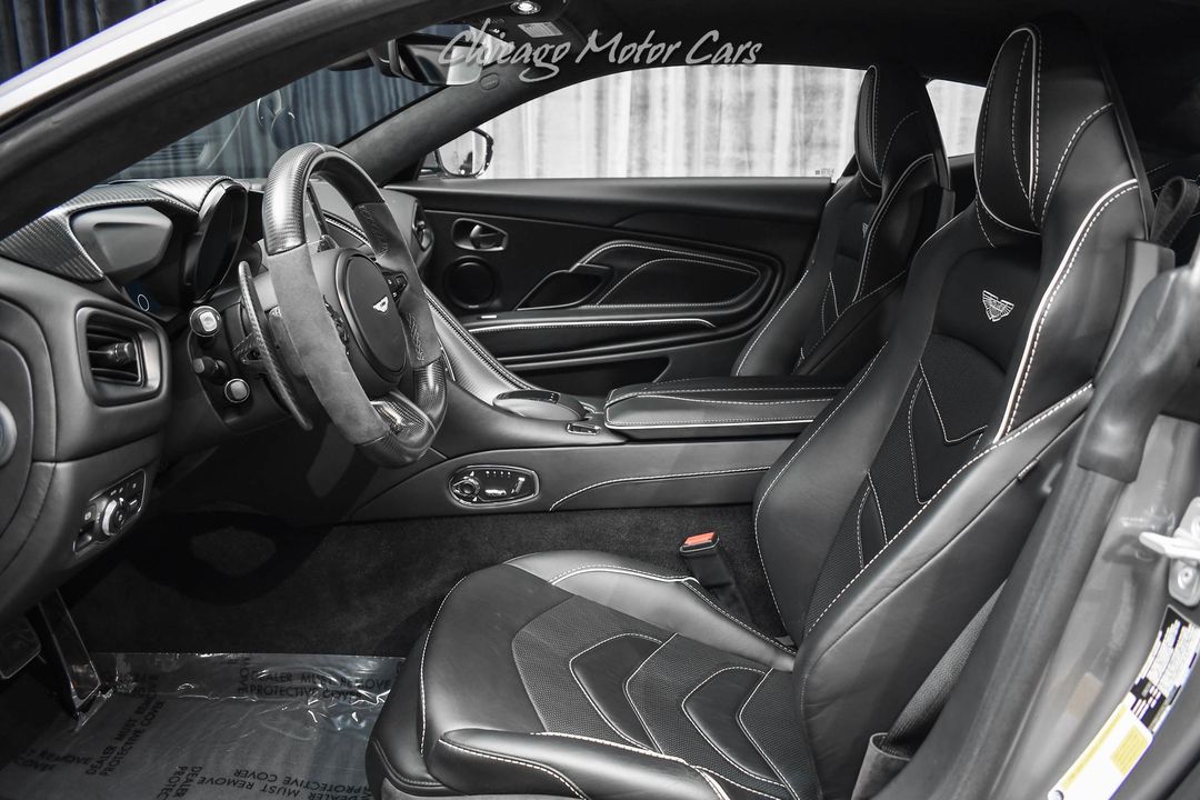 2020 Aston Martin DBS