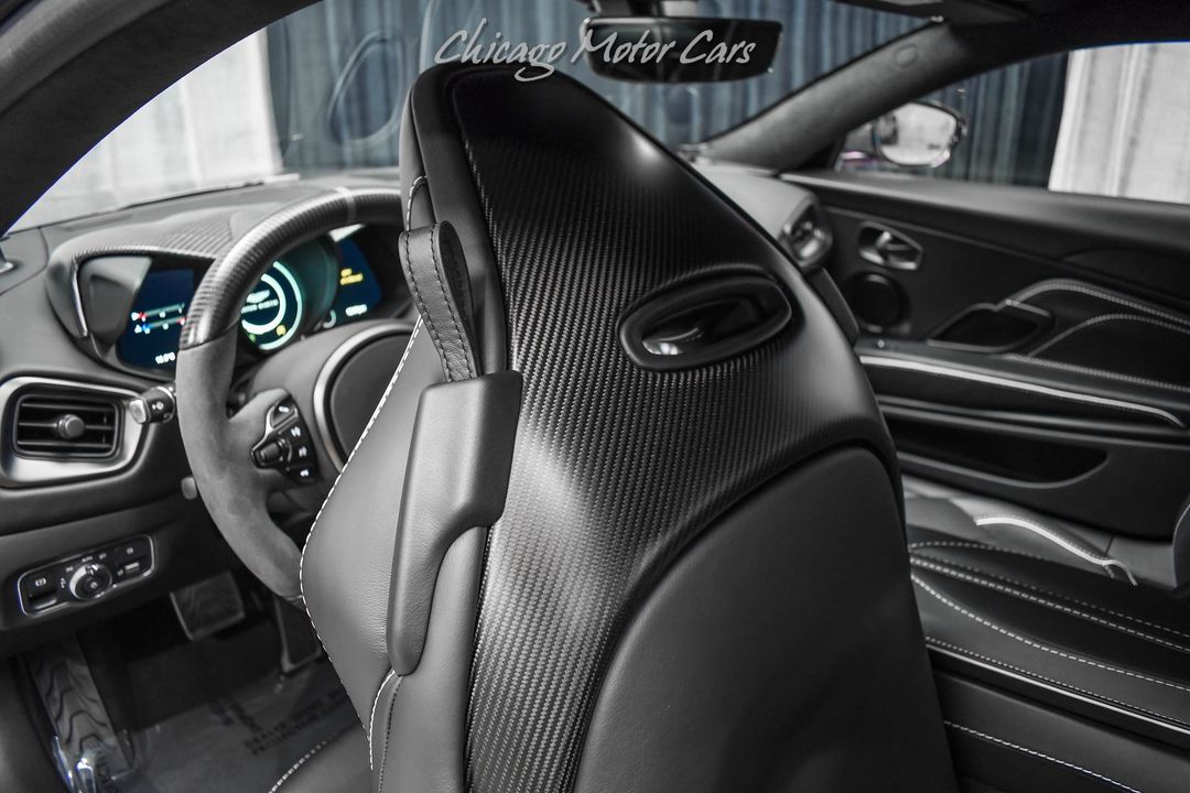 2020 Aston Martin DBS