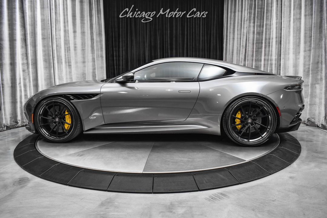 2020 Aston Martin DBS