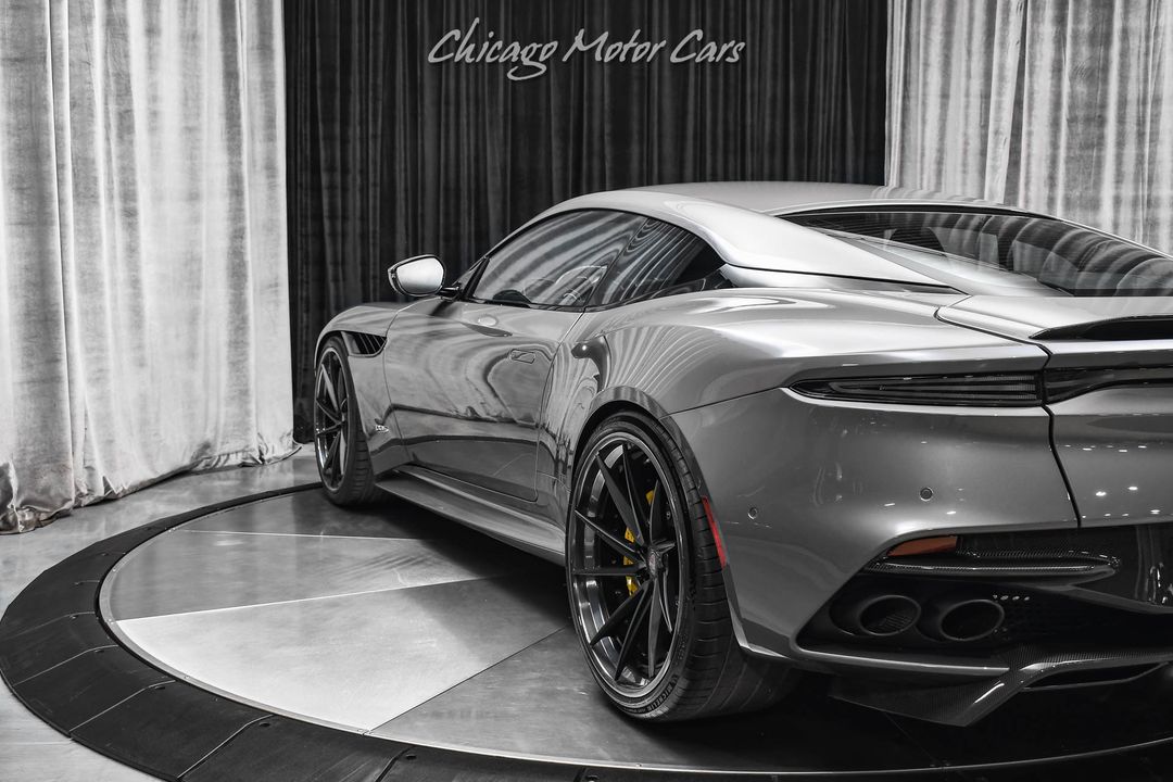 2020 Aston Martin DBS