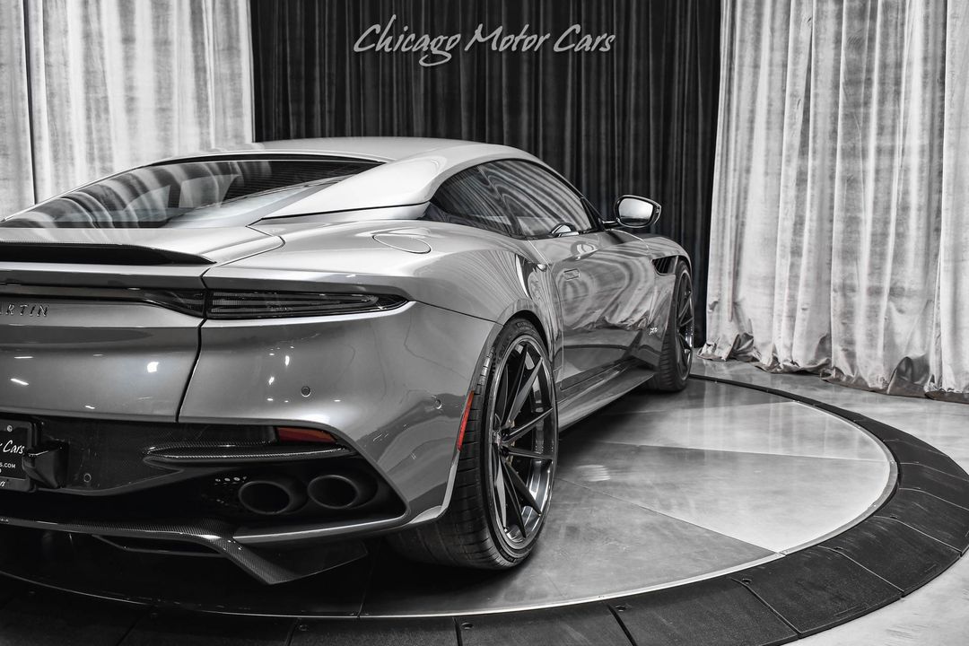 2020 Aston Martin DBS