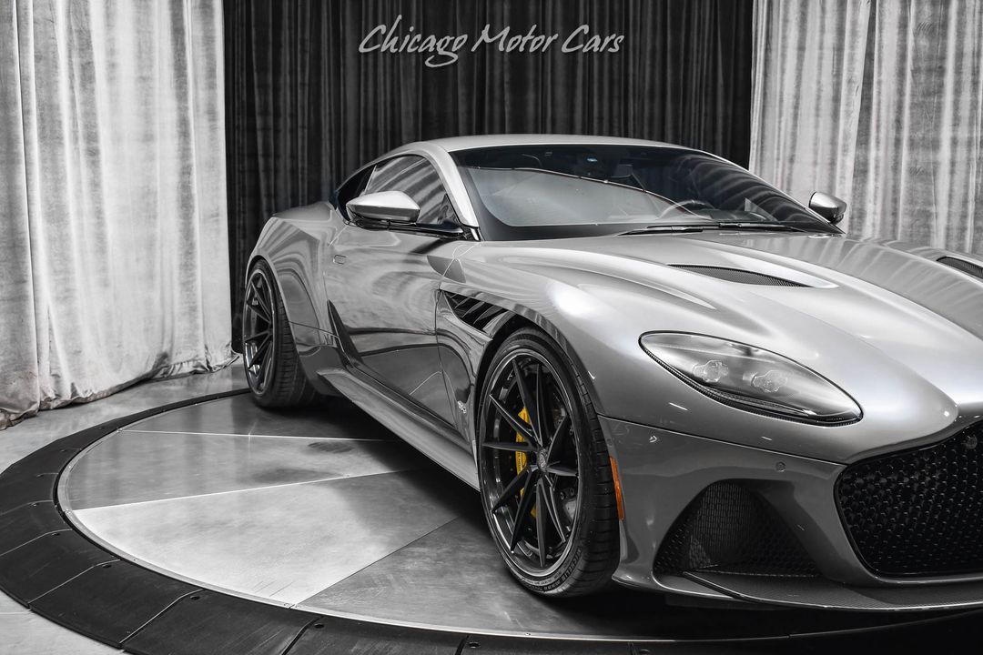 2020 Aston Martin DBS