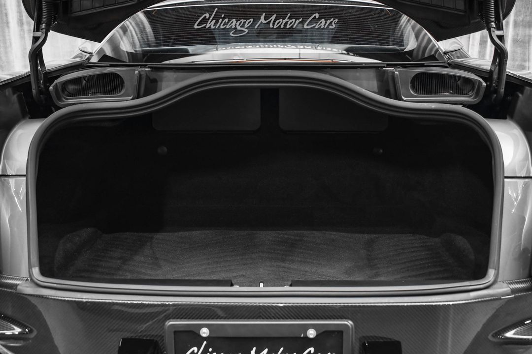 2020 Aston Martin DBS