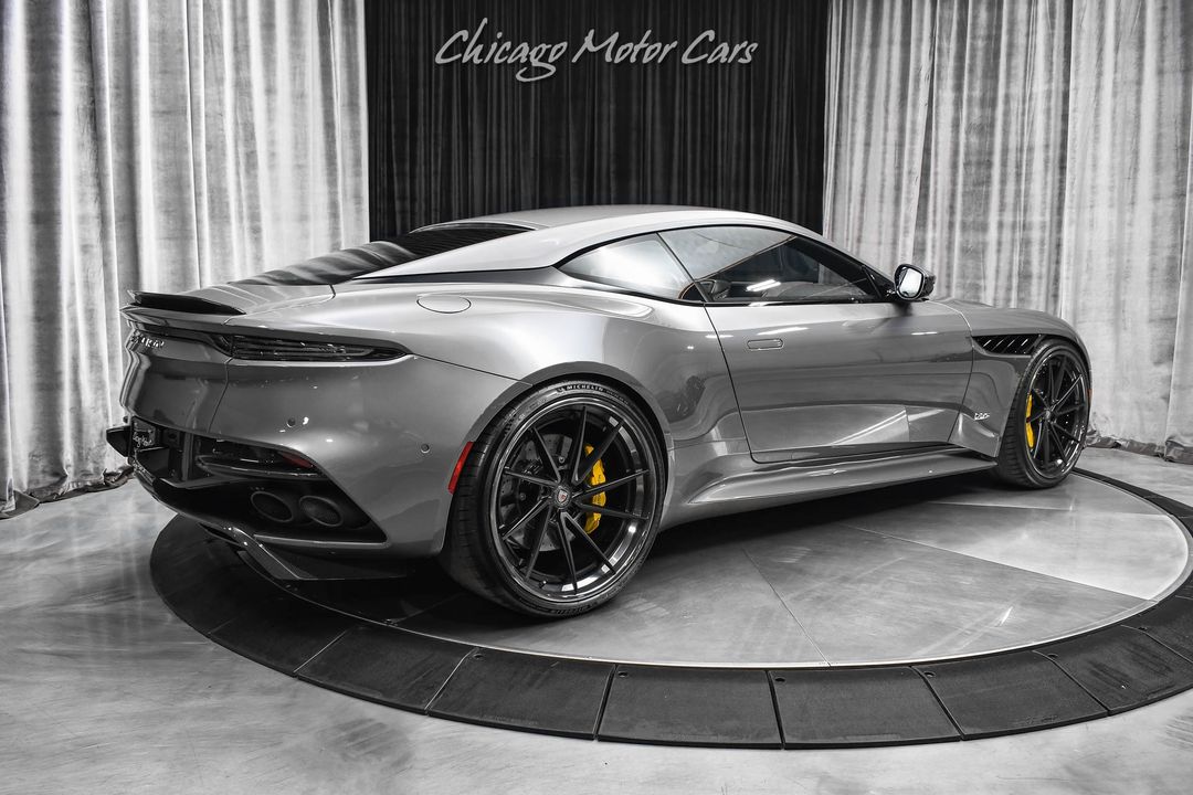 2020 Aston Martin DBS