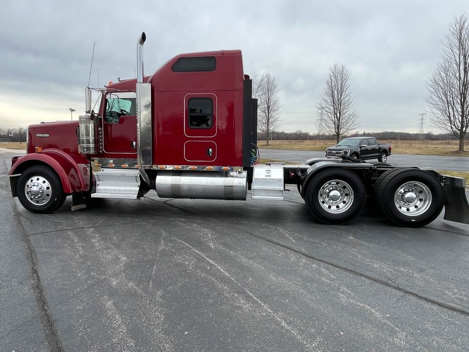 2017 Kenworth W900