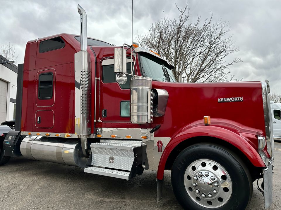 2017 Kenworth W900
