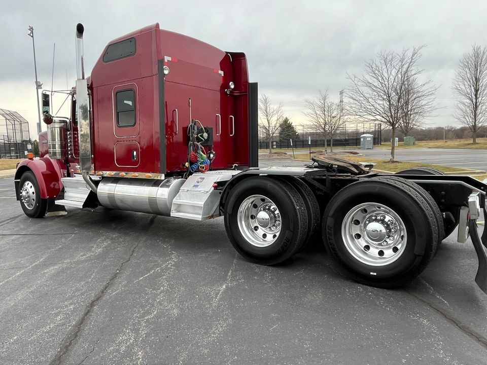 2017 Kenworth W900