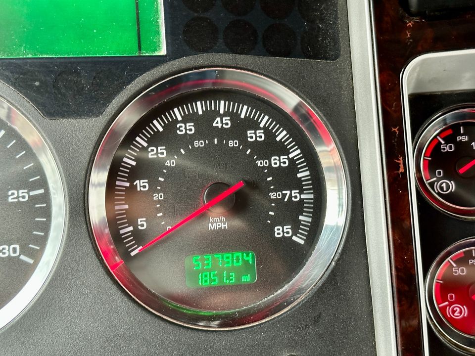 2017 Kenworth W900