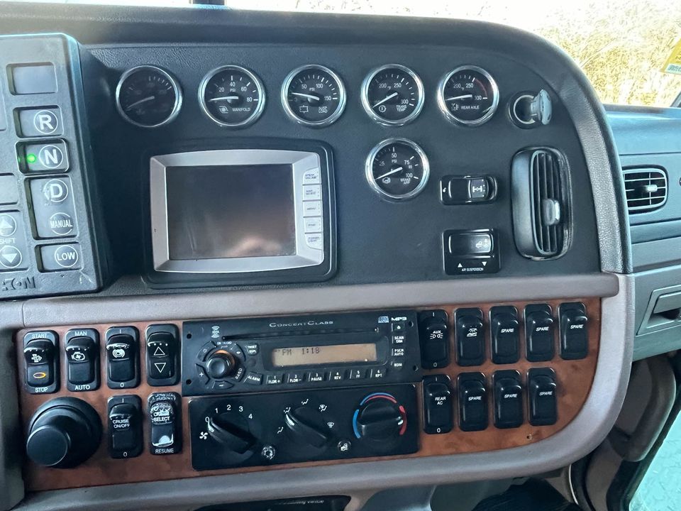 2010 Peterbilt 384