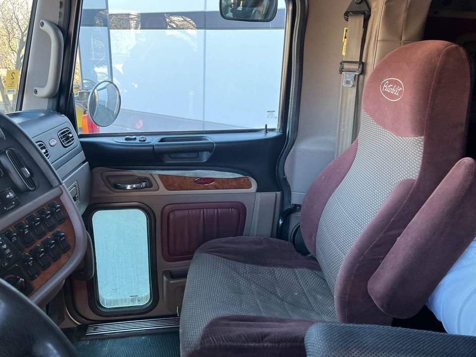 2010 Peterbilt 384