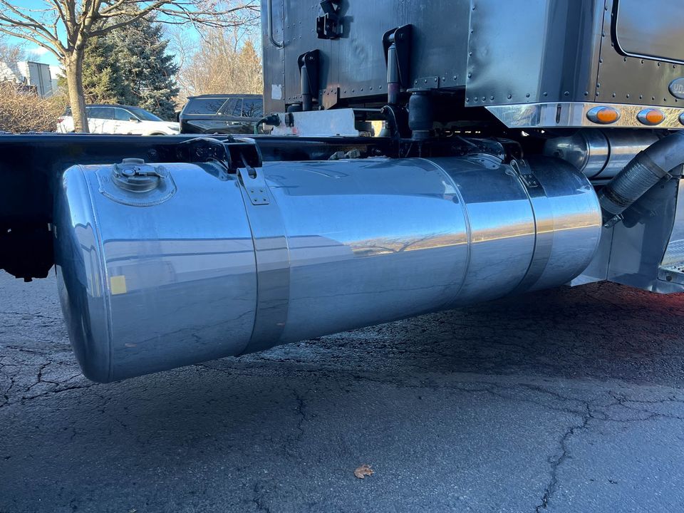 2010 Peterbilt 384