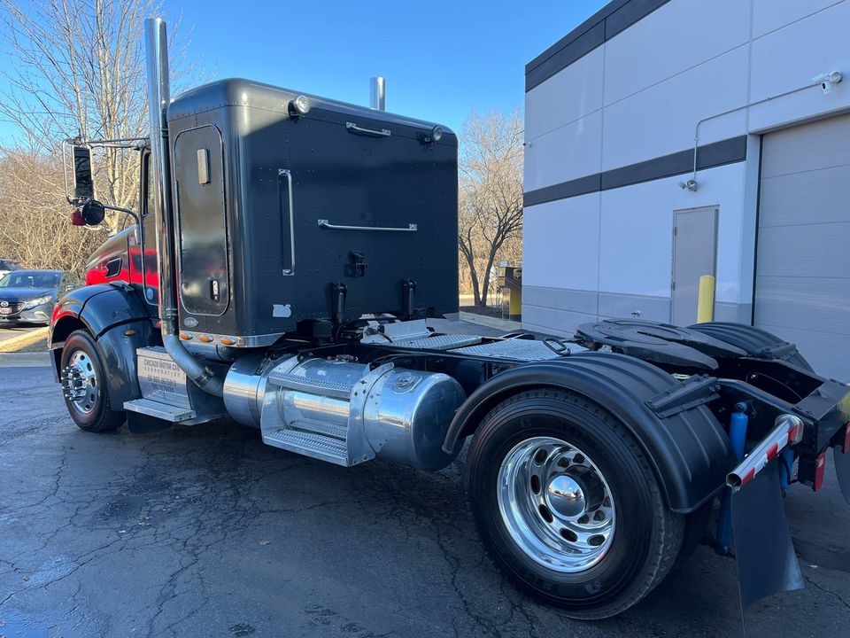 2010 Peterbilt 384