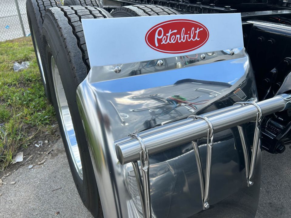 2023 Peterbilt 389 Conventional