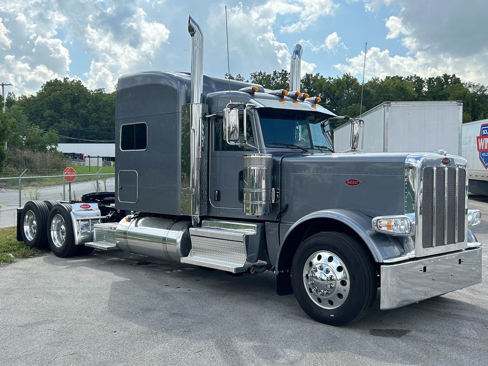 2023 Peterbilt 389 Conventional
