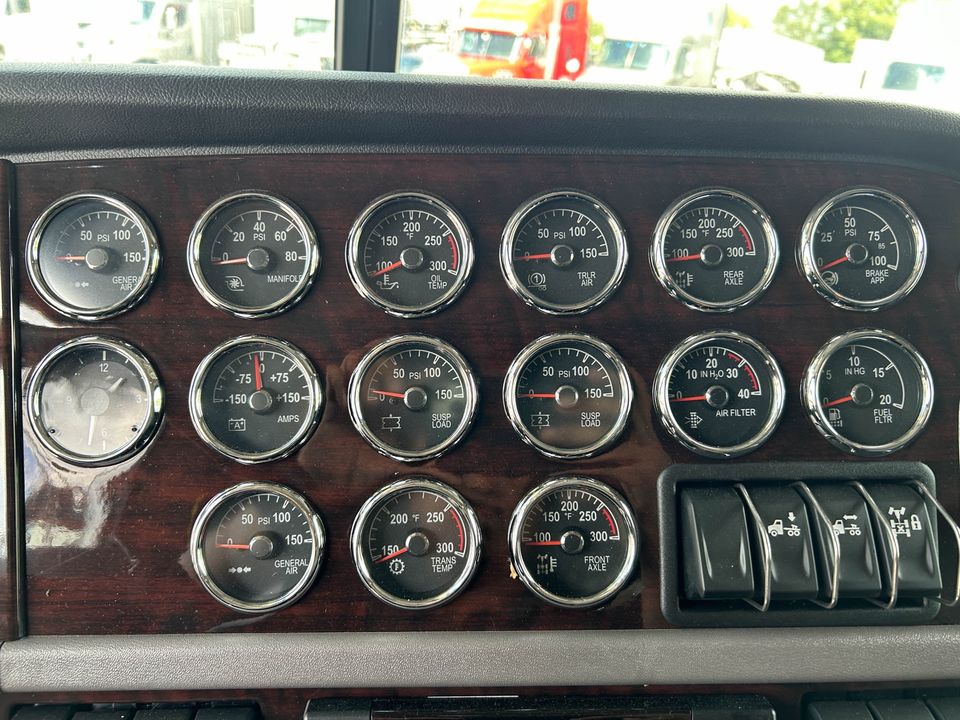 2023 Peterbilt 389 Conventional
