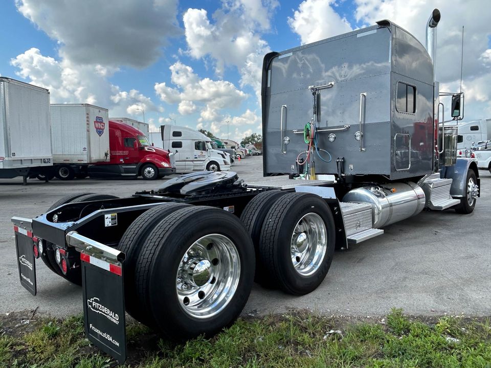 2023 Peterbilt 389 Conventional