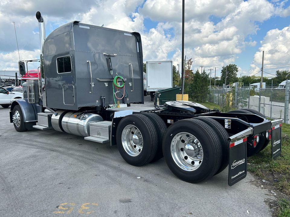 2023 Peterbilt 389 Conventional