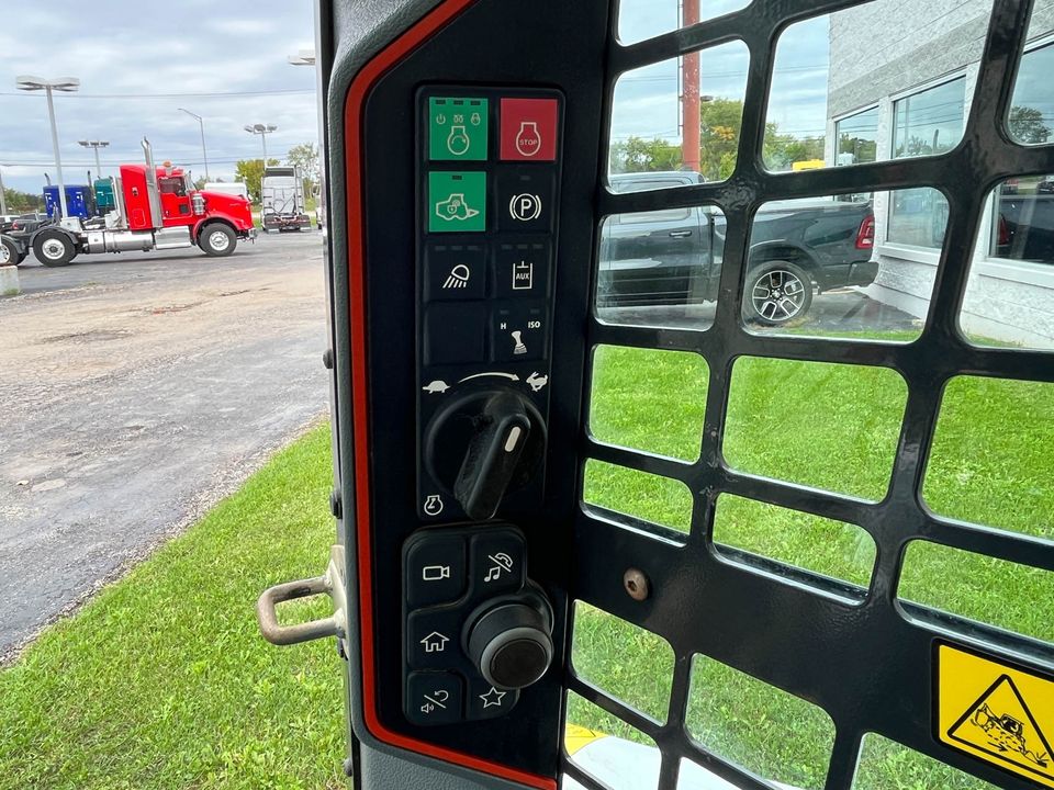 2021 Bobcat T66