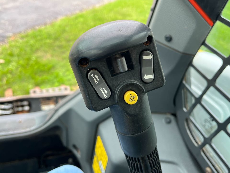 2021 Bobcat T66