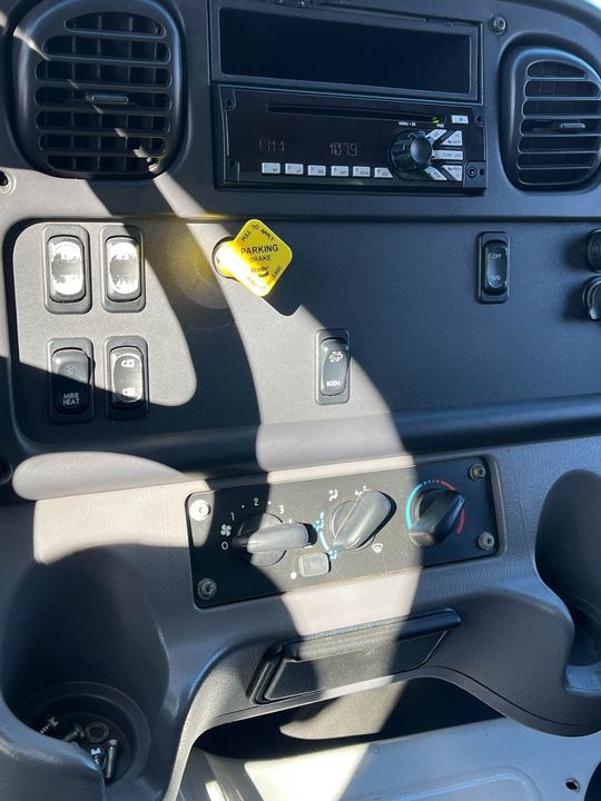 2015 Freightliner M2 Stake/Rak