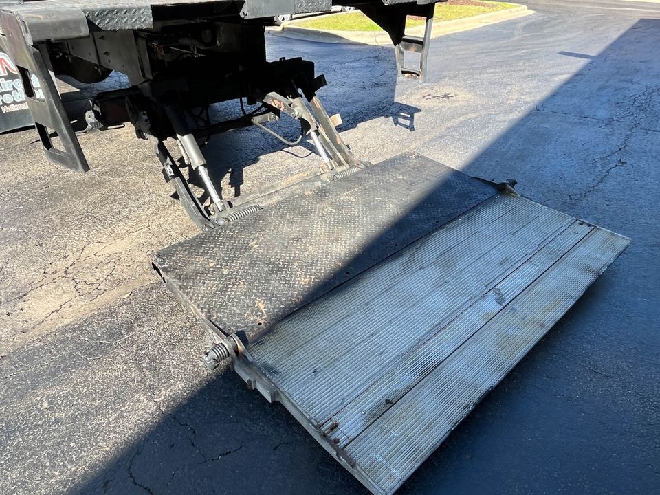 2015 Freightliner M2 Stake/Rak