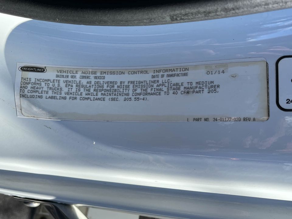 2015 Freightliner M2 Stake/Rak