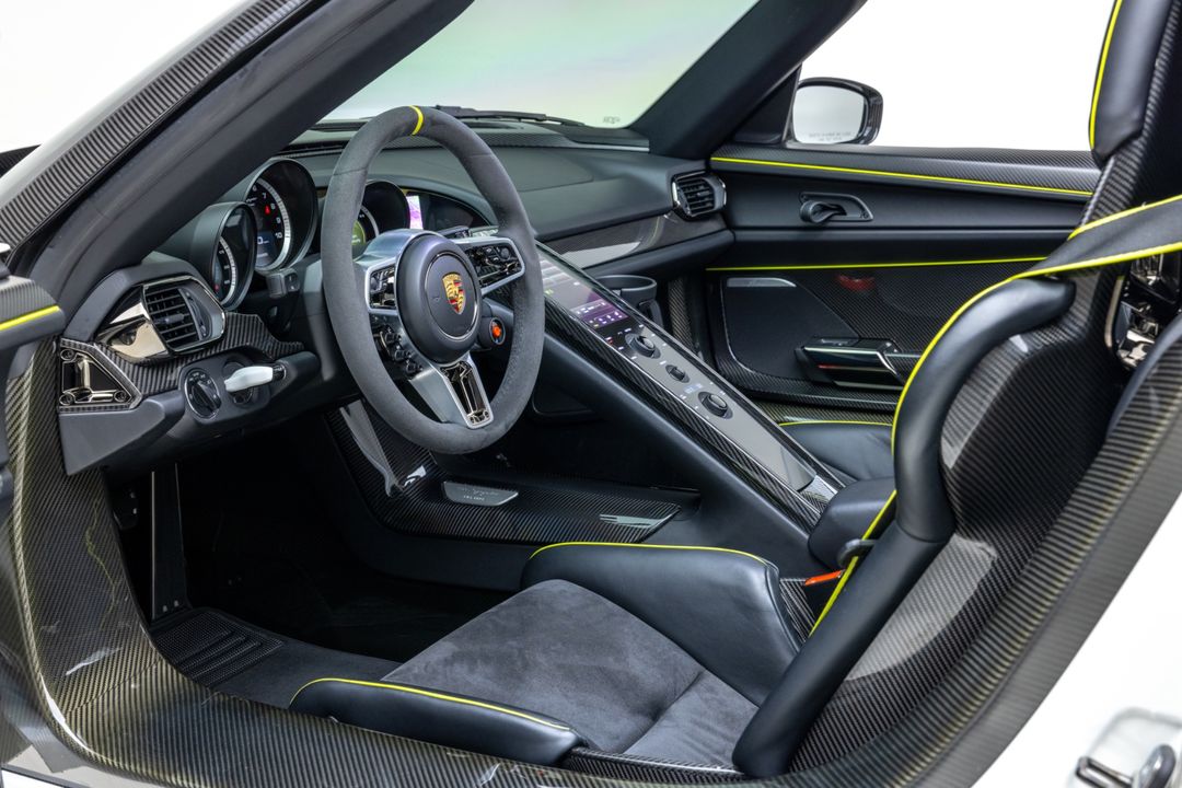 2015 Porsche 918 Spyder