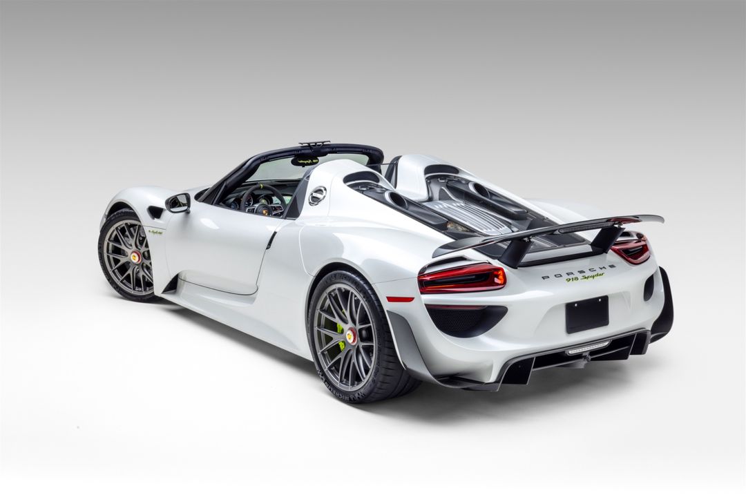 2015 Porsche 918 Spyder
